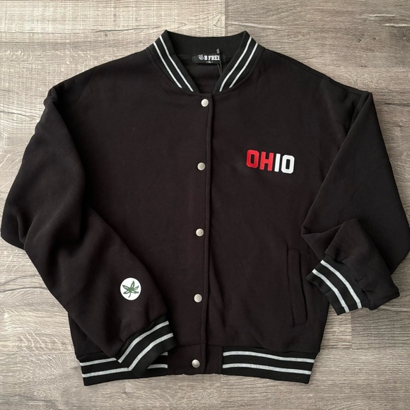 Ohio State Buckeyes Script Ohio Black Puffer Vest - Picture 6 of 14